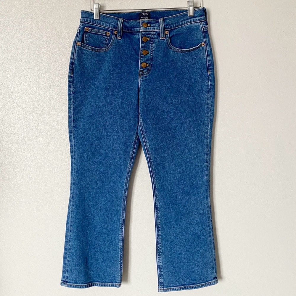 J.Crew Mid Rise Flare Crop Jeans Medium Wash Denim Button Fly BX551 Women’s 28/6